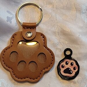 🔮NEW🔮 Brown Paw Print Key Holder
